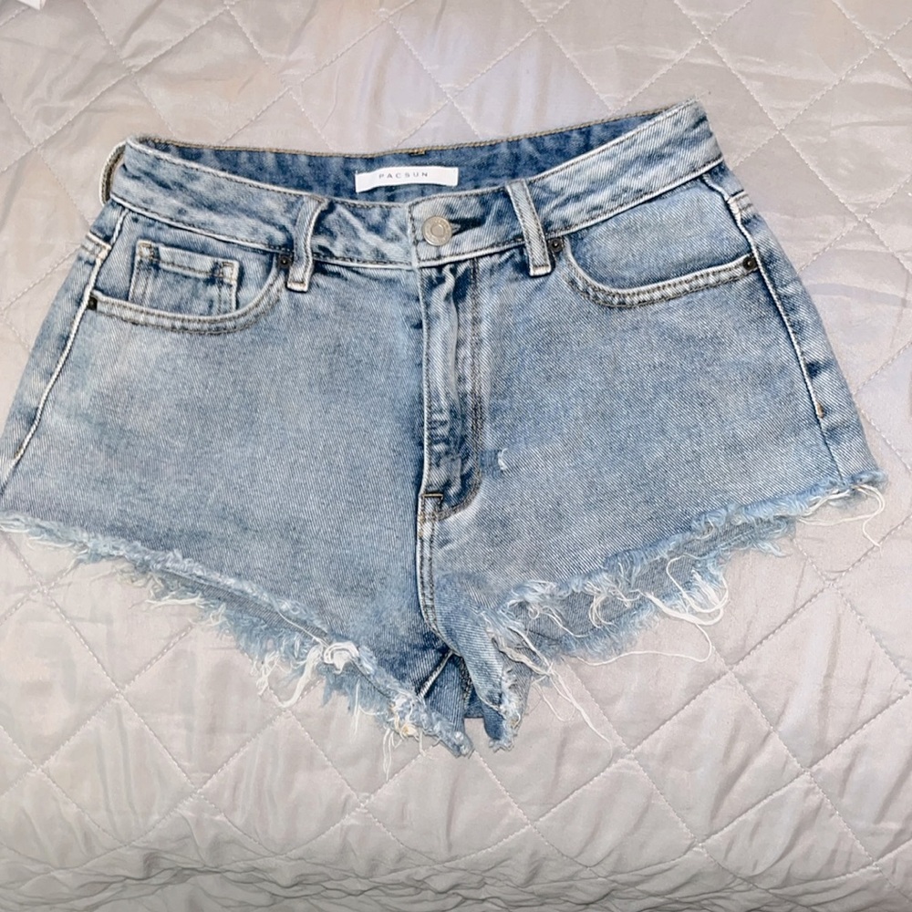 Super cute festival short